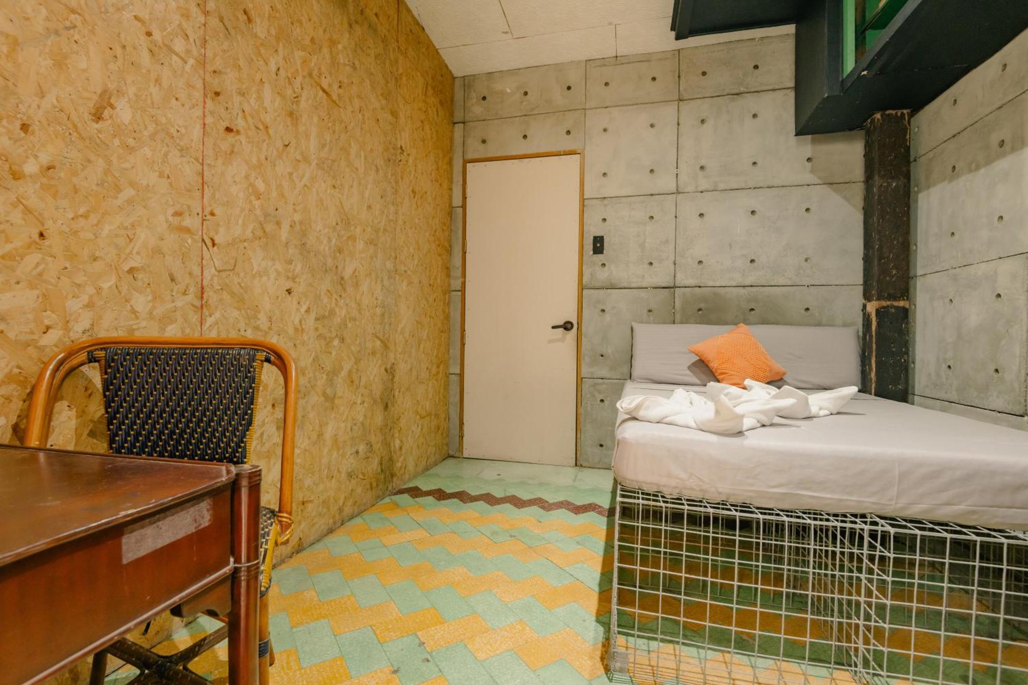 The Flying Fish Hostel Cebu Exterior photo